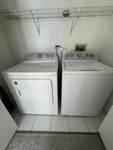 $2,400 | 689 East Whispering Oaks Court, Unit 689, Palatine, IL 60074