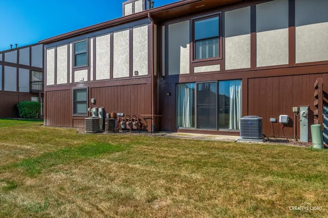 $280,000 | 7419 Canterbury Place, Unit 224, Downers Grove, IL 60516