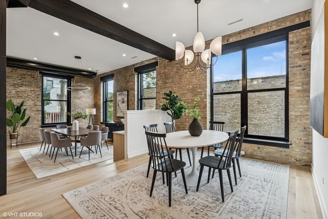 $1,900,000 | 401 North Aberdeen Street, Unit 3N, Chicago, IL 60642