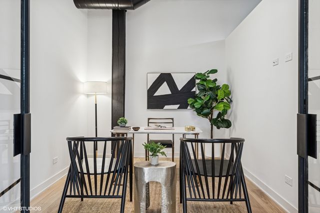 $1,900,000 | 401 North Aberdeen Street, Unit 3N, Chicago, IL 60642