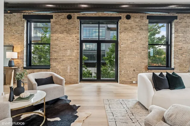 $1,900,000 | 401 North Aberdeen Street, Unit 3N, Chicago, IL 60642