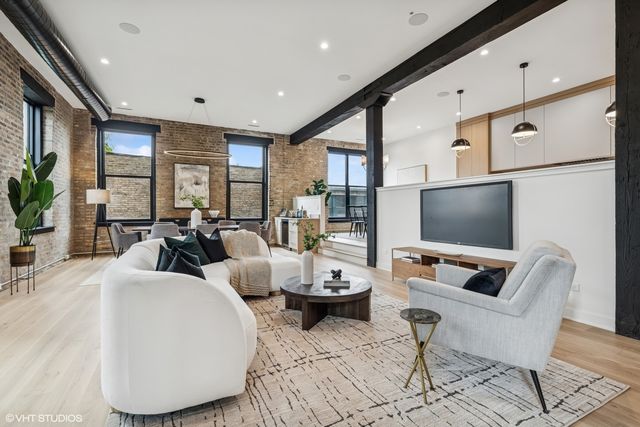 $1,900,000 | 401 North Aberdeen Street, Unit 3N, Chicago, IL 60642