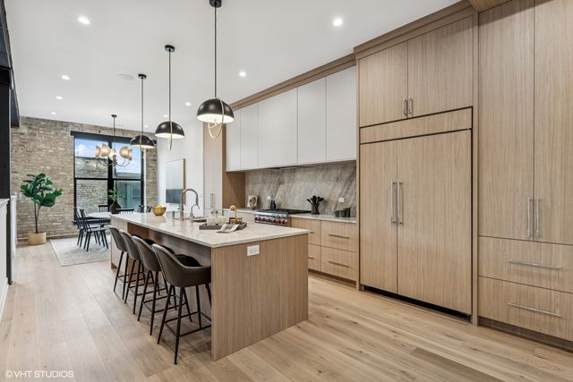 $1,900,000 | 401 North Aberdeen Street, Unit 3N, Chicago, IL 60642