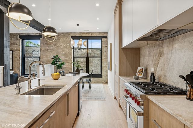 $1,900,000 | 401 North Aberdeen Street, Unit 3N, Chicago, IL 60642