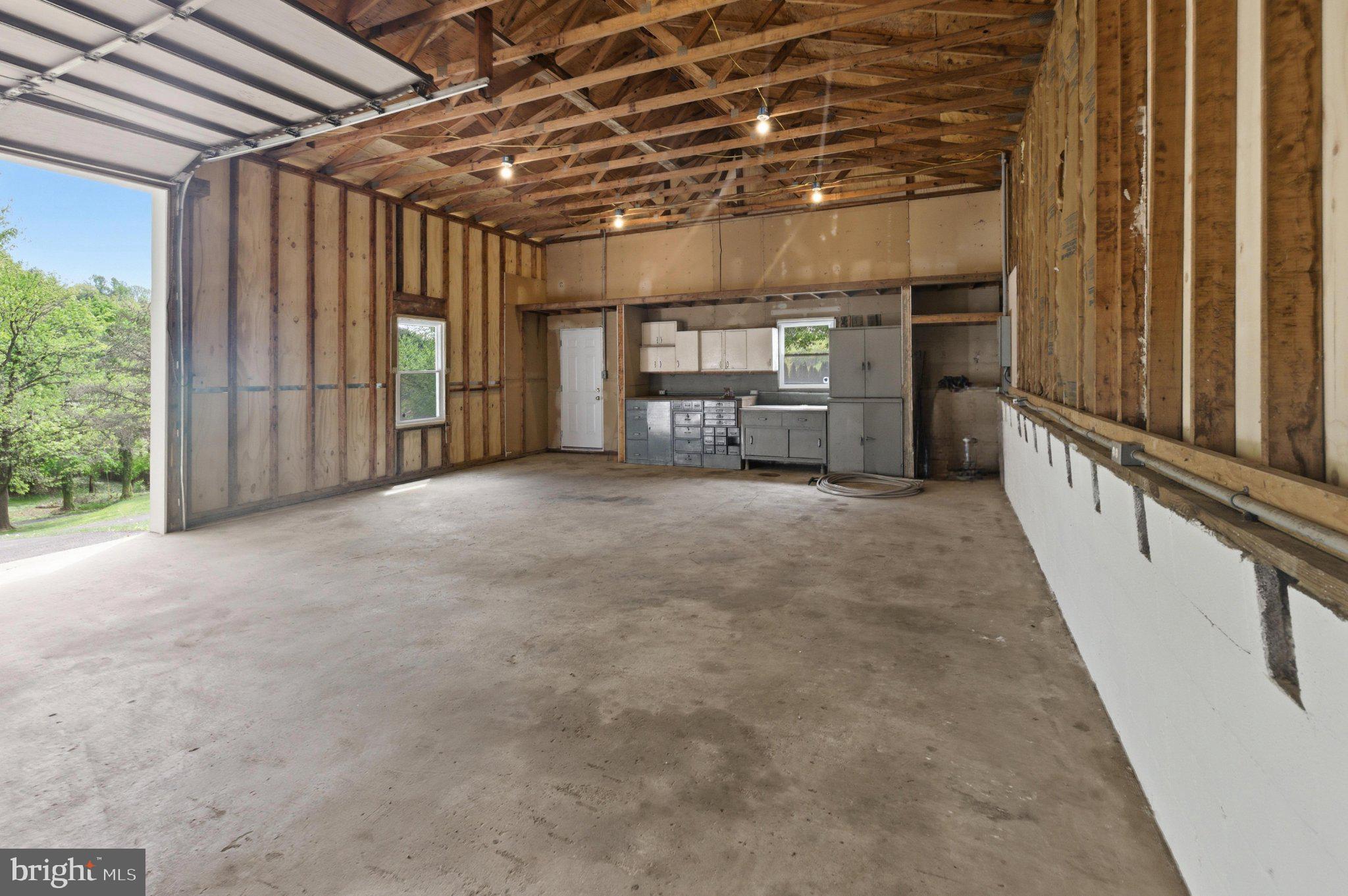 3624 Kemptown Church Road Monrovia, MD 21770 - Photo 22 of 68 Spacious garage with endless potential.
