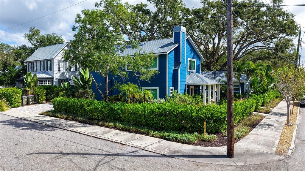 1901 Morrill Street Sarasota, FL 34236 - Photo 3 of 50 a view of a house with garden