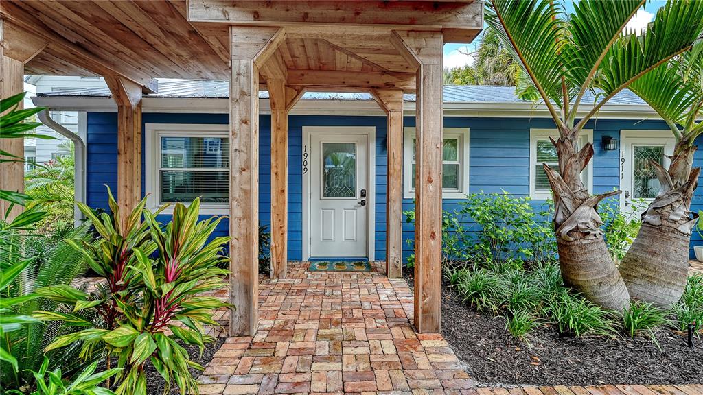 1901 Morrill Street Sarasota, FL 34236 - Photo 31 of 50 a front view of a house with garden