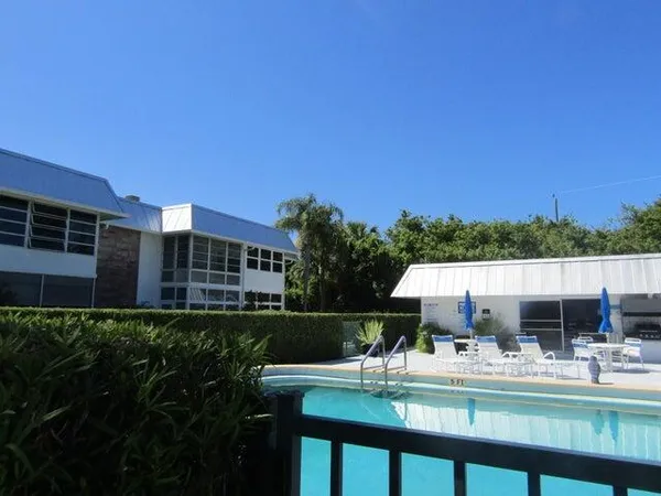 $1,450 | 2929 Southeast Ocean Boulevard, Unit B7, Stuart, FL 34996