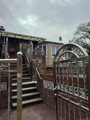 a view of a car garage of a house