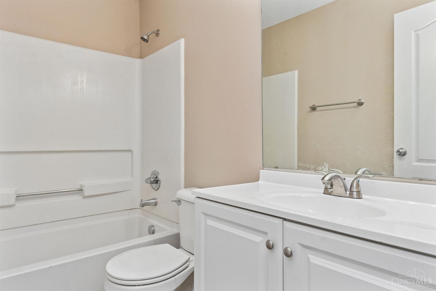 3414 North Bend Road, Unit 8 Cincinnati, OH 45247 - Photo 18 of 36