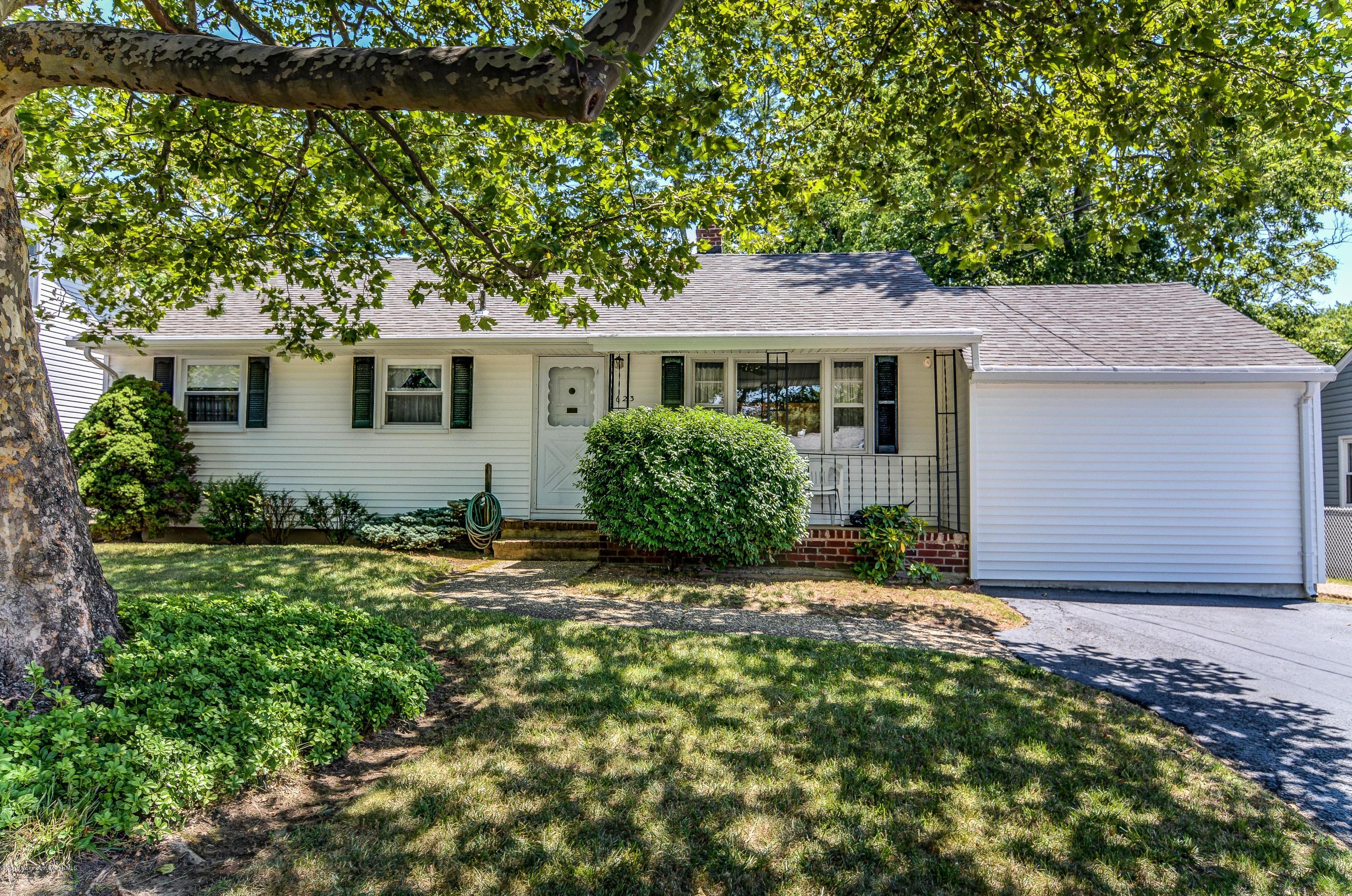 623 Hopping Road Belford, NJ 07718 - Photo 2 of 25 Deep Set Back