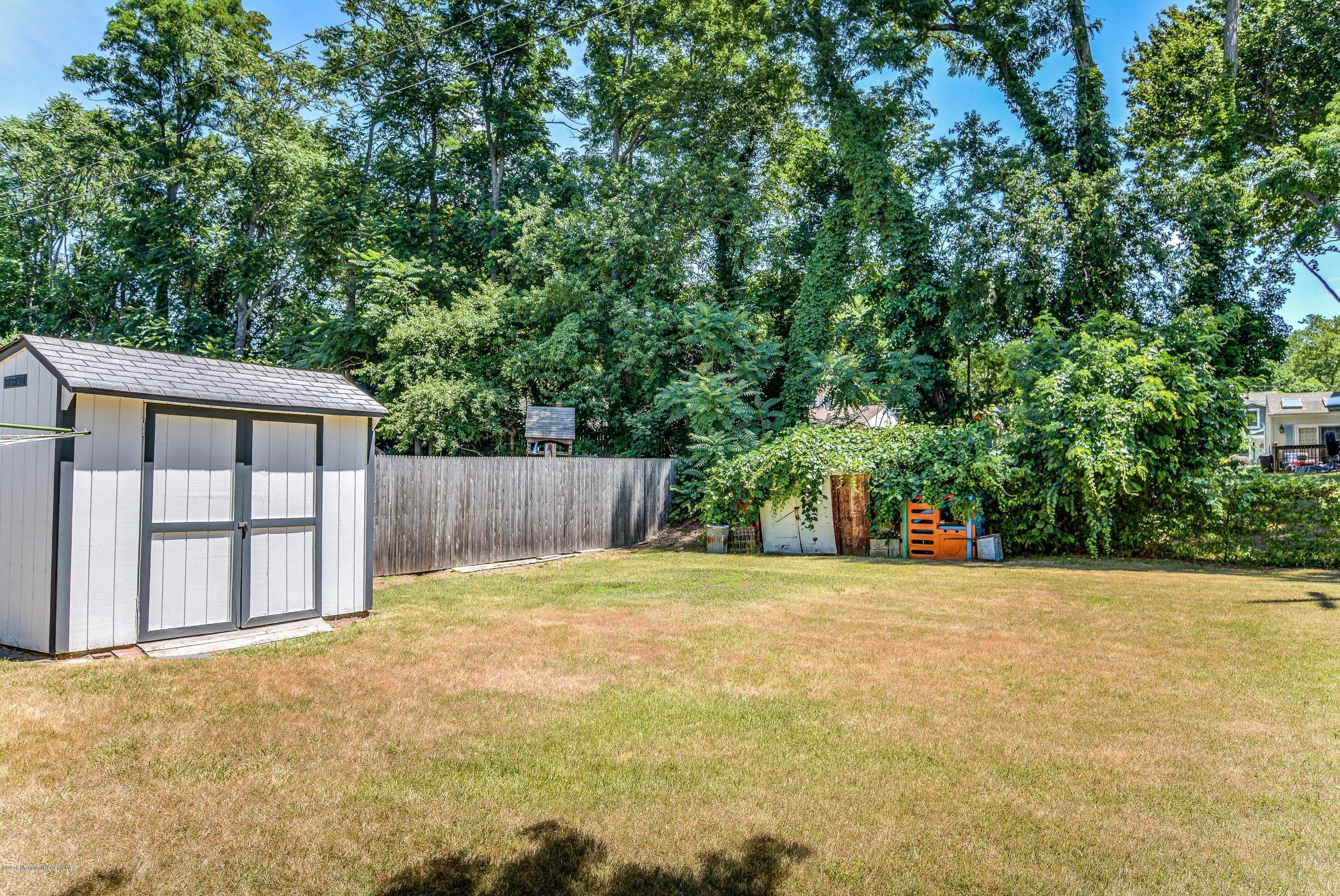 623 Hopping Road Belford, NJ 07718 - Photo 5 of 25 Fenced-in Yard