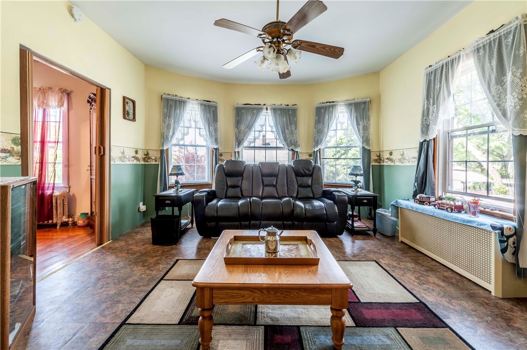 18 Chestnut Street Pawtucket, RI 02860 - Photo 15 of 29 Living Room