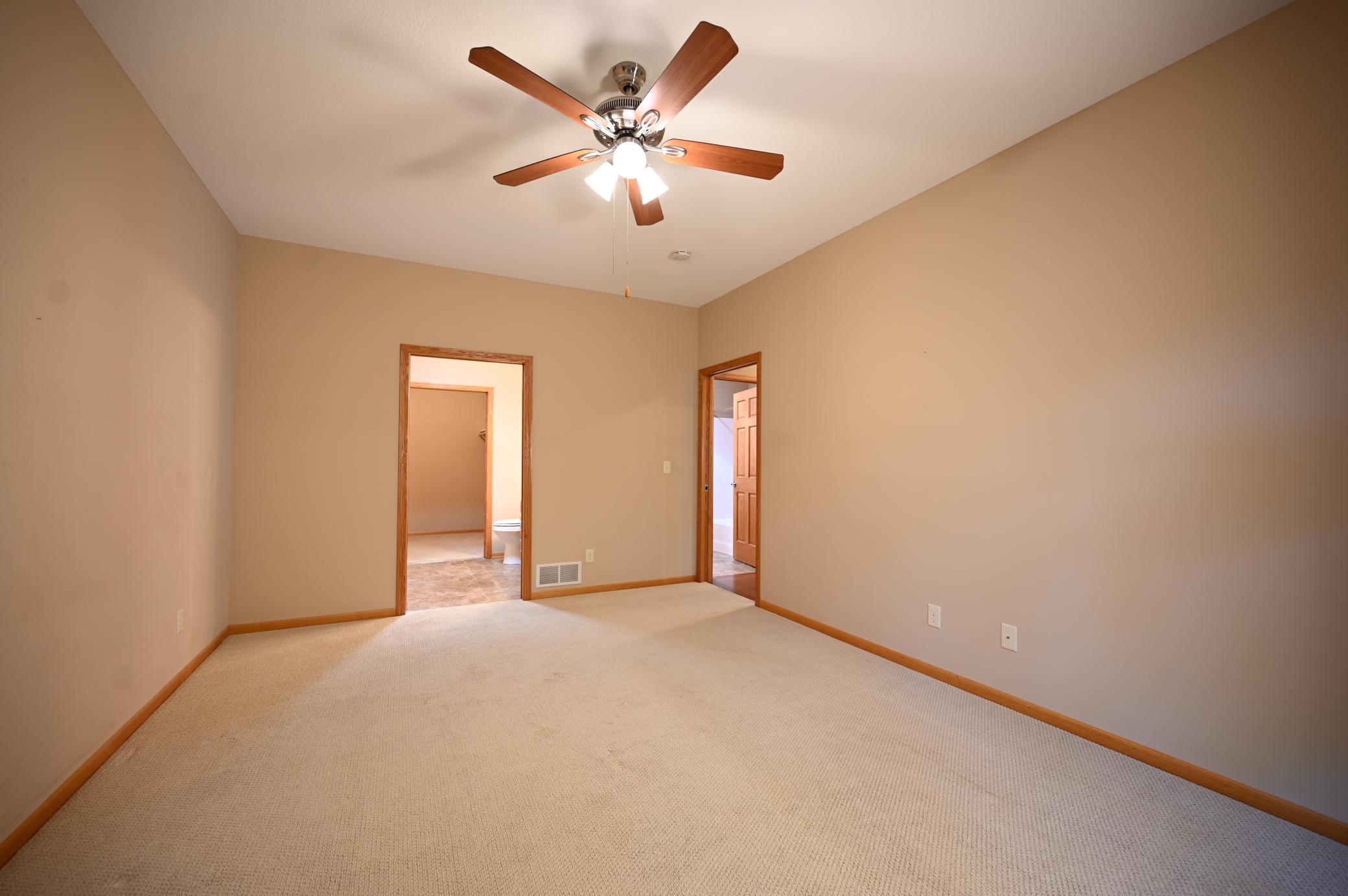 461 Roundhouse Street Shakopee, MN 55379 - Photo 13 of 21