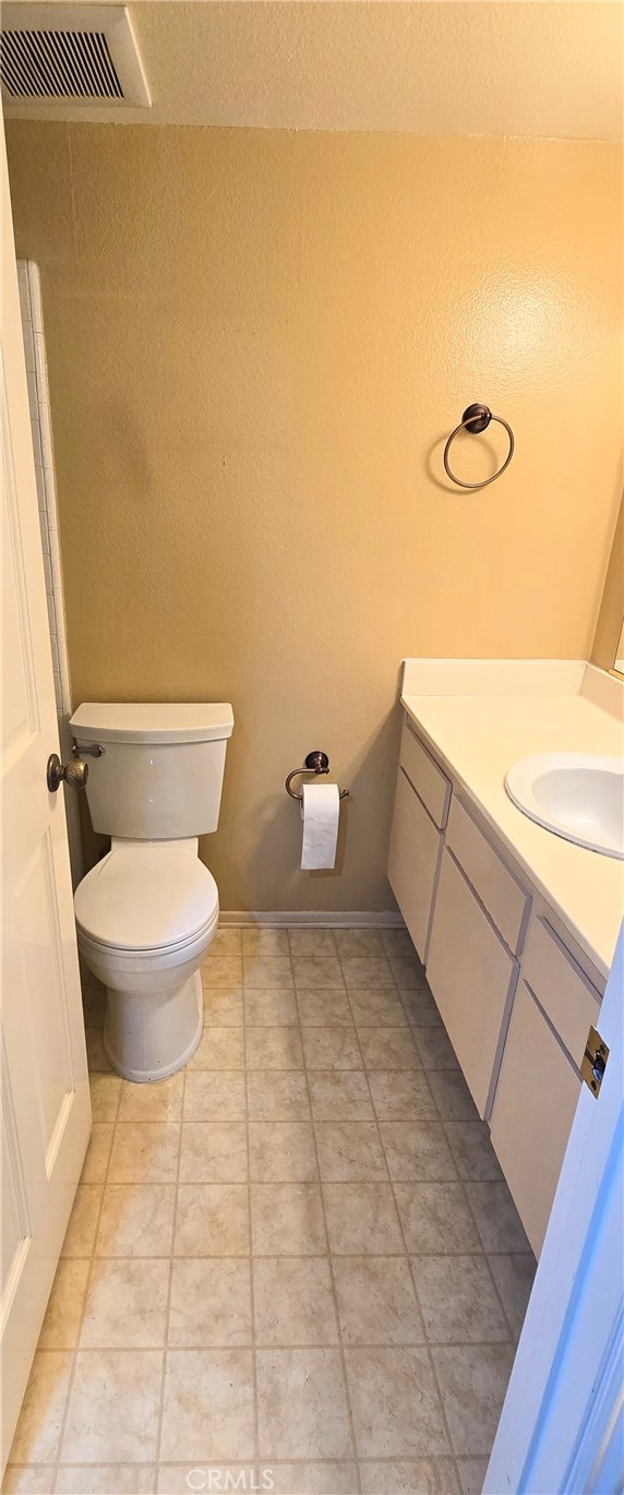 1400 Post Fullerton, CA 92833 - Photo 36 of 70 Main restroom