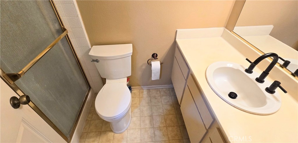 1400 Post Fullerton, CA 92833 - Photo 39 of 70 Main restroom