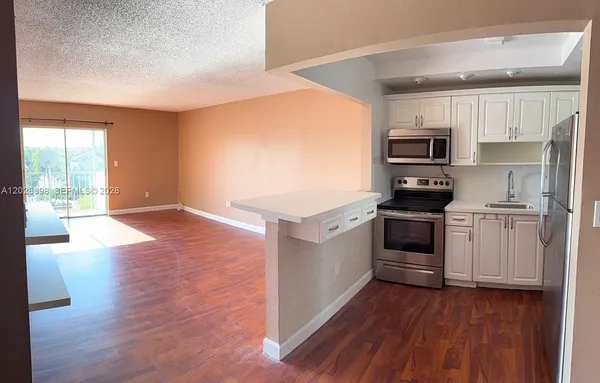 $2,400 | 8950 Northeast 8th Avenue, Unit 405, Miami, FL 33138