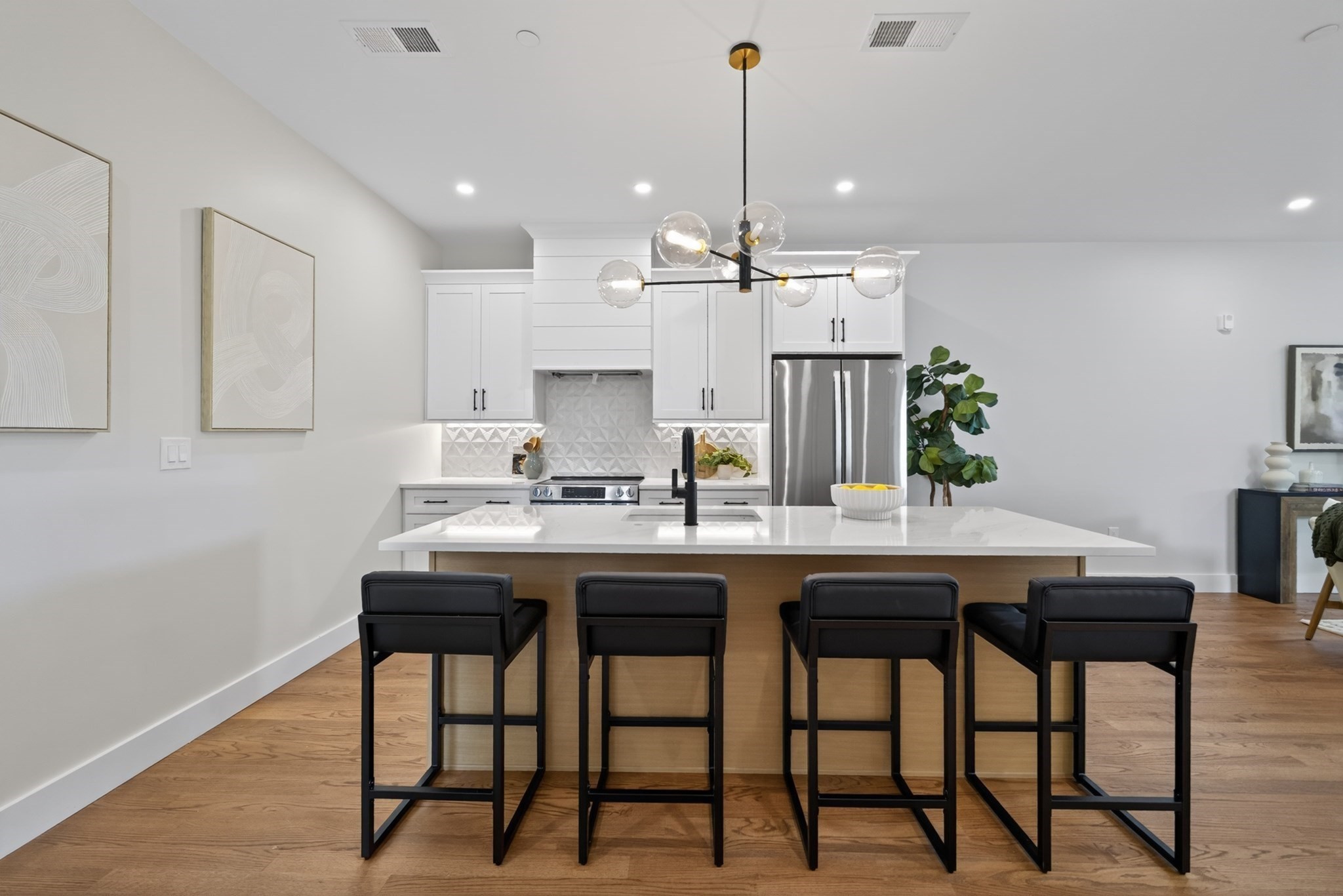 2 Readfield Place, Unit A Boston, MA 02119 - Photo 2 of 11 Gallery Image 2
