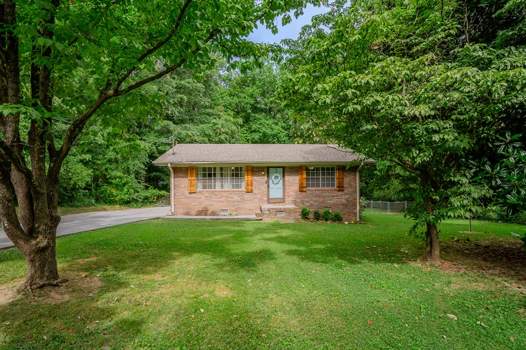 1539 Brooker Farm Road Northeast Dalton, GA 30721 - Photo 3 of 40