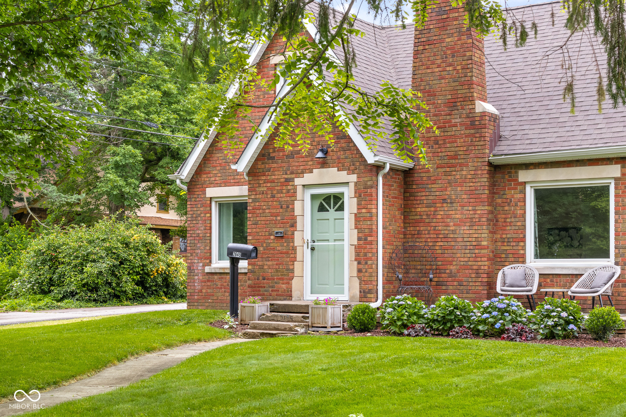 2645 Washington Street Columbus, IN 47201 - Photo 2 of 55
