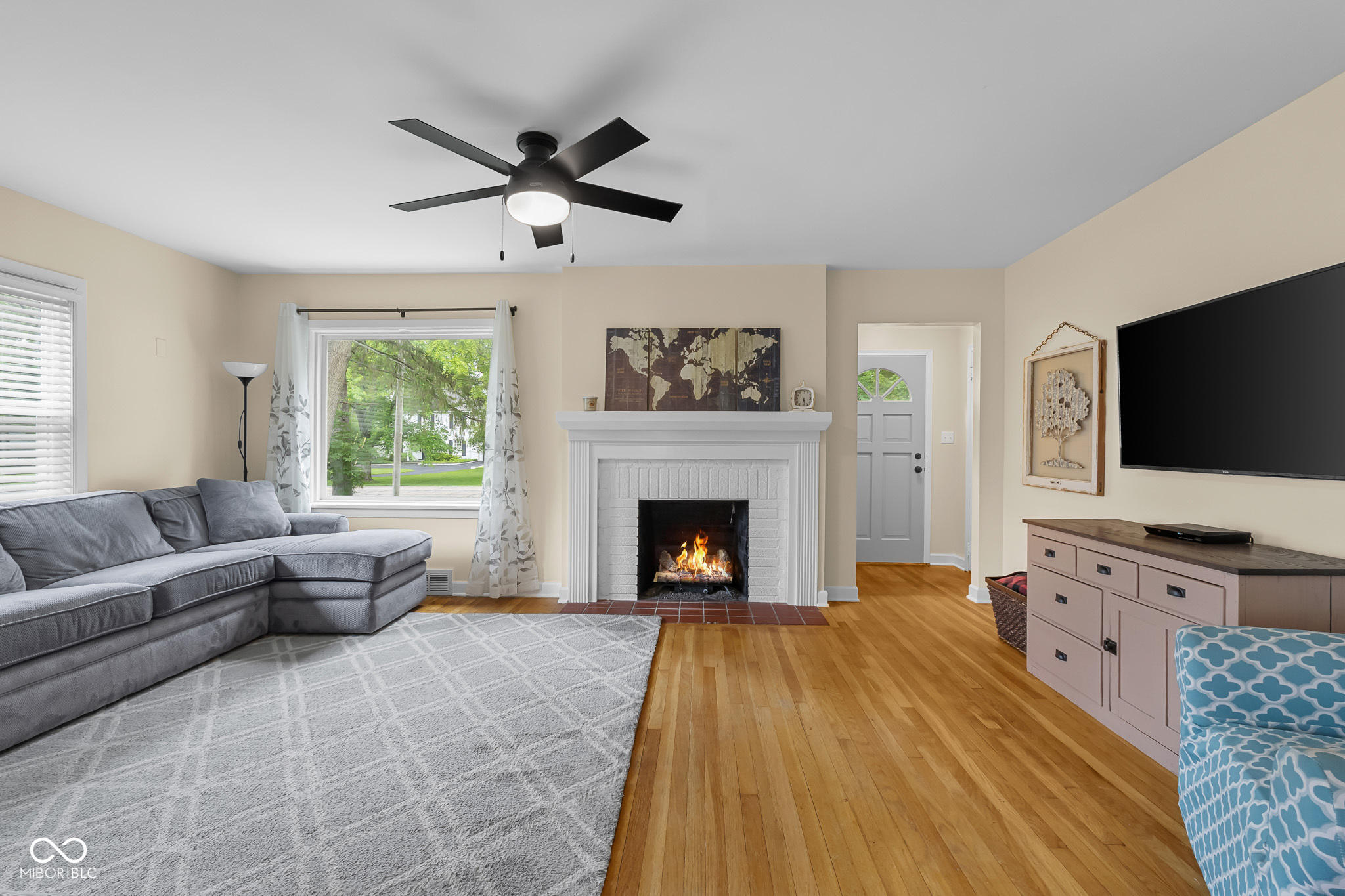 2645 Washington Street Columbus, IN 47201 - Photo 5 of 55