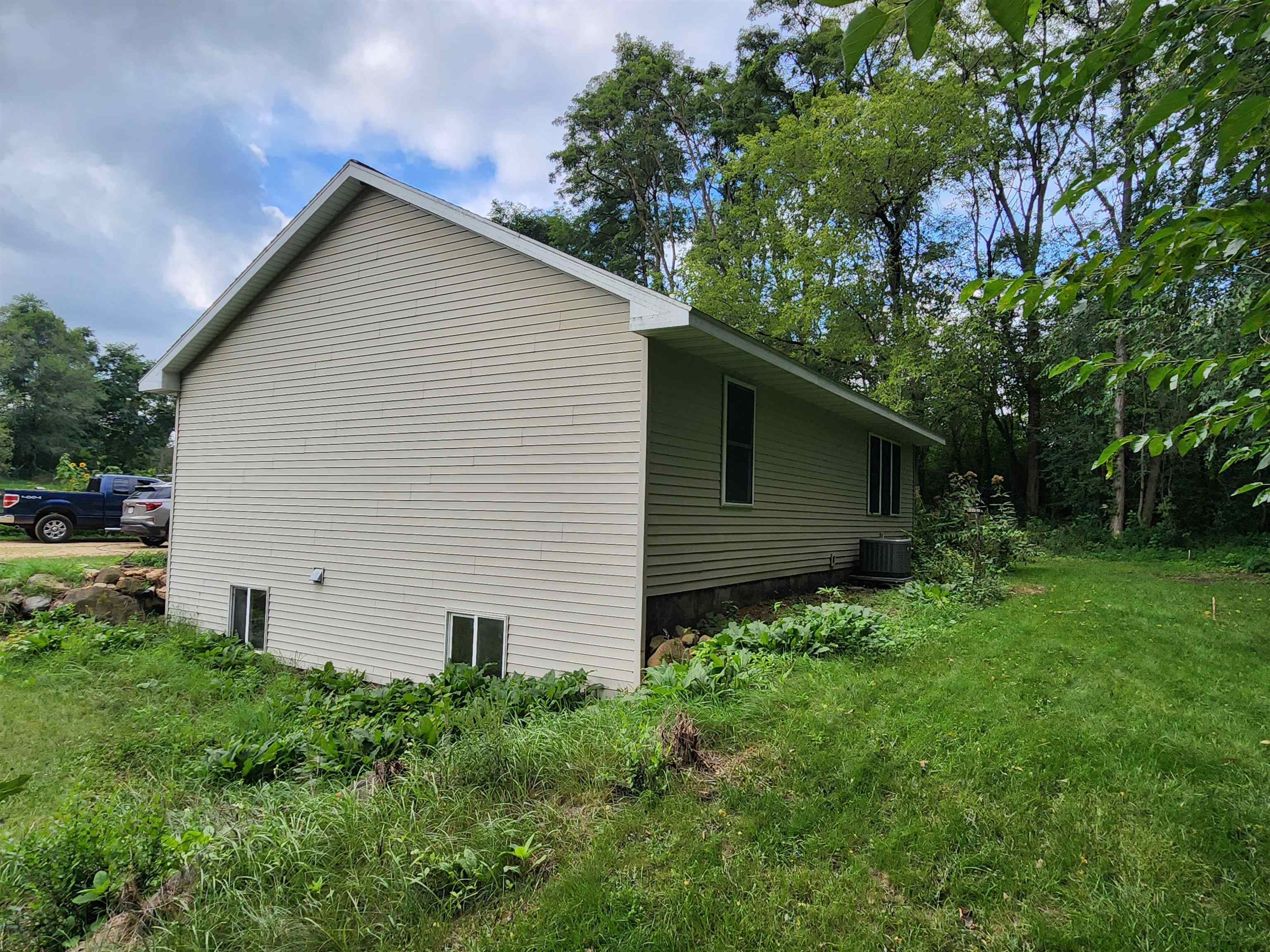 N8002 Ashley Road Portage, WI 53901 - Photo 3 of 68 Gallery Image 3