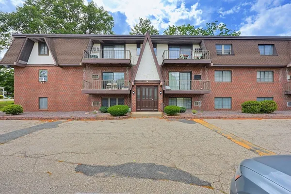 $260,000 | 39 West Street, Unit A1, Randolph, MA 02368