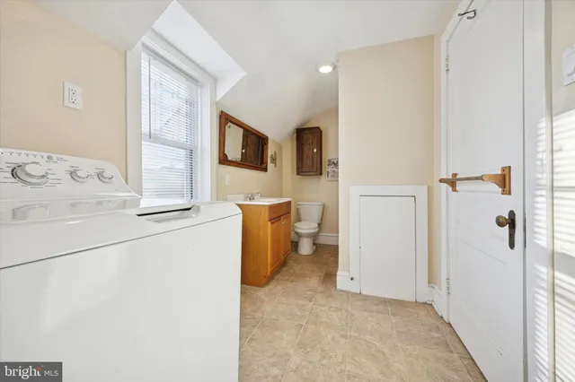 $2,850 | 922 Second Street Pike, Southampton, PA 18966