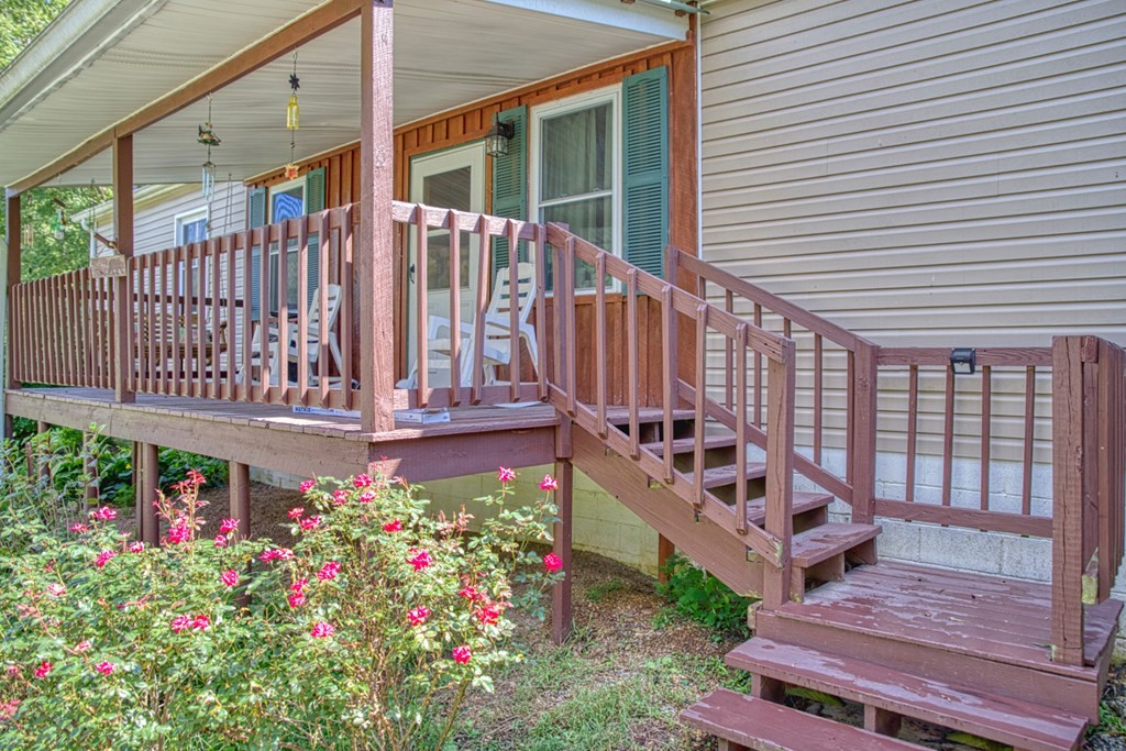 1383 Morrison Creek Road Gainesboro, TN 38562 - Photo 10 of 22 a view of a bench with wooden fence