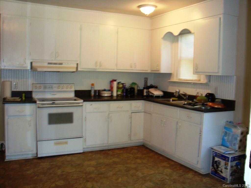 75 Lanier Street Tryon, NC 28782 - Photo 6 of 24 Gallery Image 6