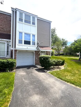 $299,900 | 1863 Williamsburg Drive, Unit 1863, Hoffman Estates, IL 60169