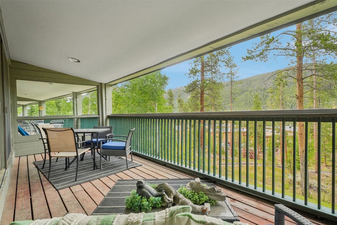 22097 Saints John Road, Unit 2506 Keystone, CO 80435 - Photo 32 of 47 Sunroom / solarium featuring vaulted ceiling