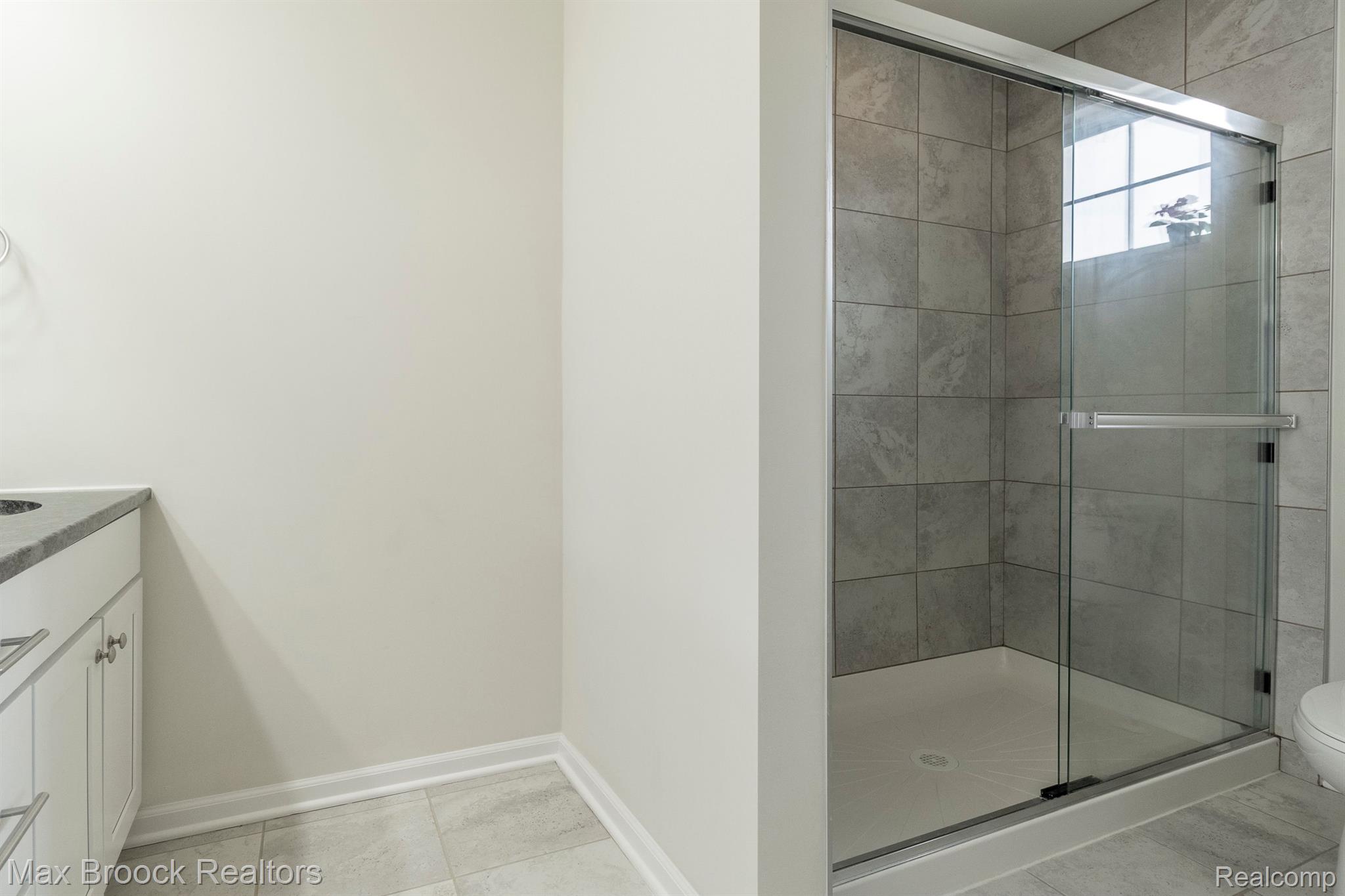 919 Barclay Circle, Unit 37 Rochester, MI 48307 - Photo 32 of 56 Gallery Image 32