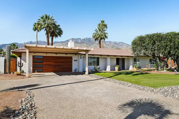 $949,000 | 835 North Farrell Drive, Palm Springs, CA 92262