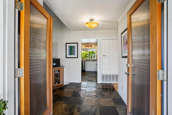 $949,000 | 835 North Farrell Drive, Palm Springs, CA 92262