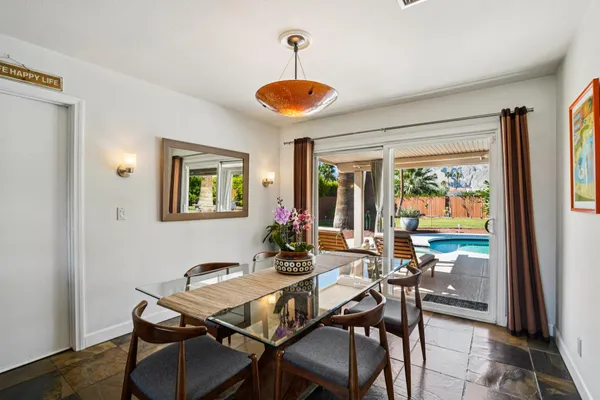 $949,000 | 835 North Farrell Drive, Palm Springs, CA 92262