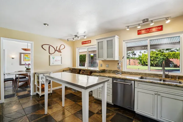 $949,000 | 835 North Farrell Drive, Palm Springs, CA 92262