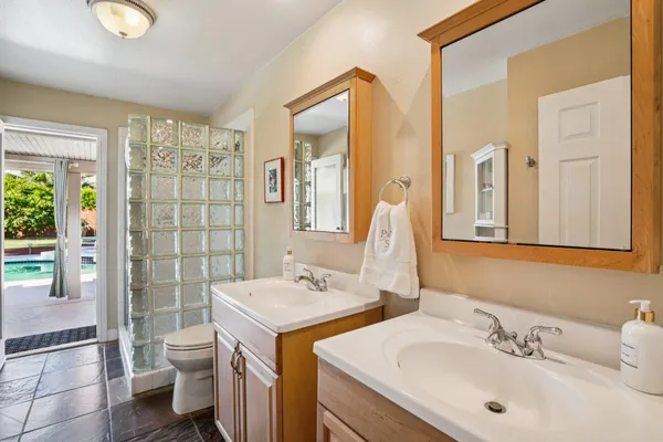 $949,000 | 835 North Farrell Drive, Palm Springs, CA 92262