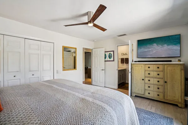 $949,000 | 835 North Farrell Drive, Palm Springs, CA 92262