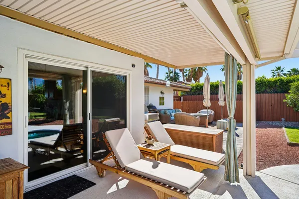 $949,000 | 835 North Farrell Drive, Palm Springs, CA 92262