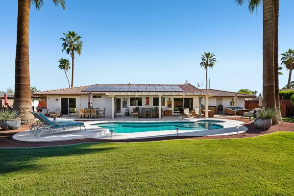 $949,000 | 835 North Farrell Drive, Palm Springs, CA 92262