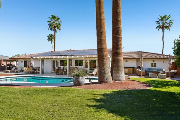 $949,000 | 835 North Farrell Drive, Palm Springs, CA 92262