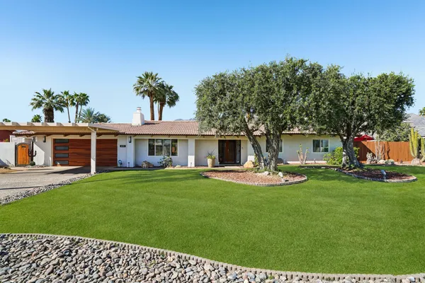 $949,000 | 835 North Farrell Drive, Palm Springs, CA 92262