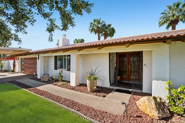 $949,000 | 835 North Farrell Drive, Palm Springs, CA 92262
