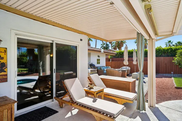 $949,000 | 835 North Farrell Drive, Palm Springs, CA 92262
