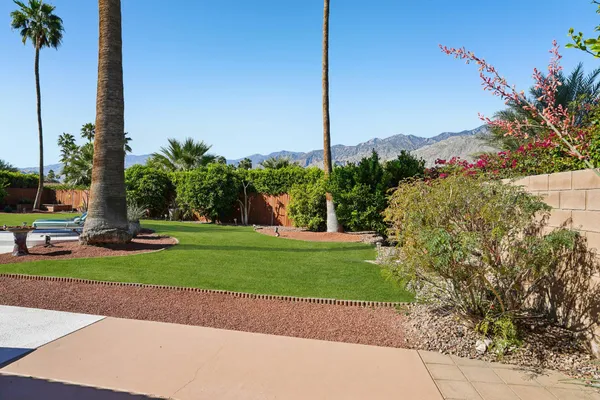 $949,000 | 835 North Farrell Drive, Palm Springs, CA 92262