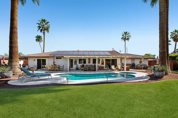 $949,000 | 835 North Farrell Drive, Palm Springs, CA 92262