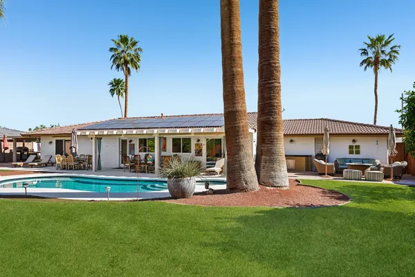 $949,000 | 835 North Farrell Drive, Palm Springs, CA 92262
