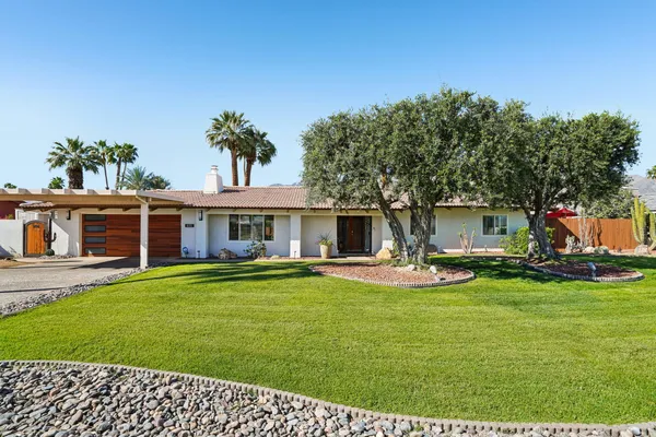 $949,000 | 835 North Farrell Drive, Palm Springs, CA 92262