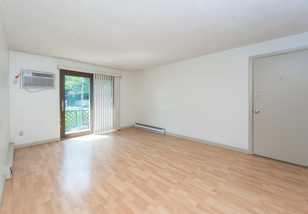 19 Maple Street, Unit 17 Amesbury, MA 01913 - Photo 3 of 24 Gallery Image 3